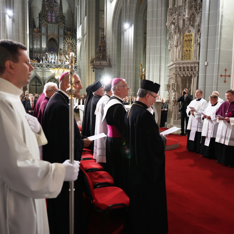 Kardinal Parolin na vešperách v košickej katedrále