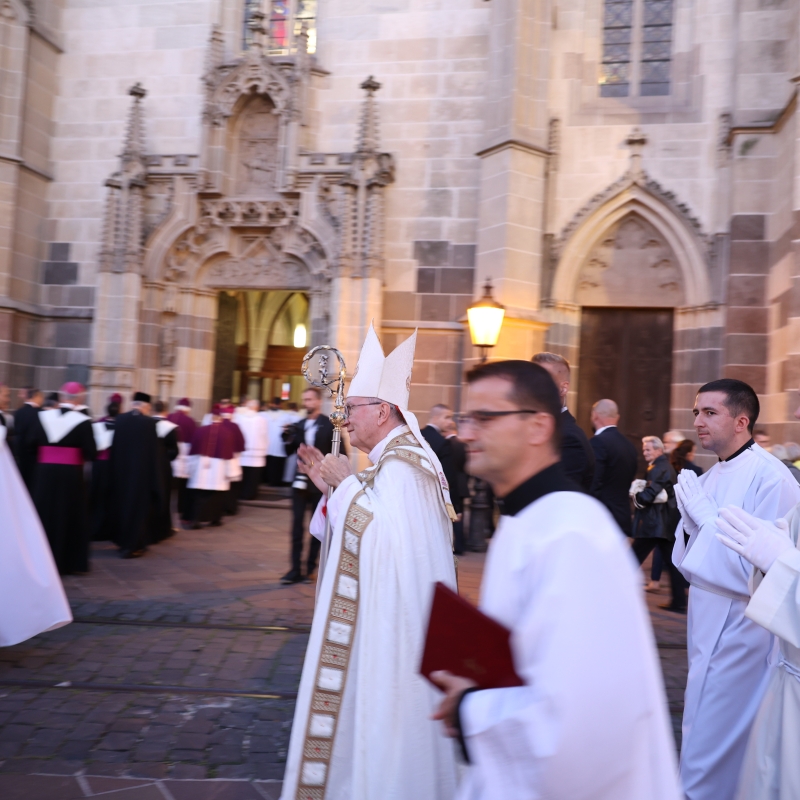 Kardinal Parolin na vešperách v košickej katedrále